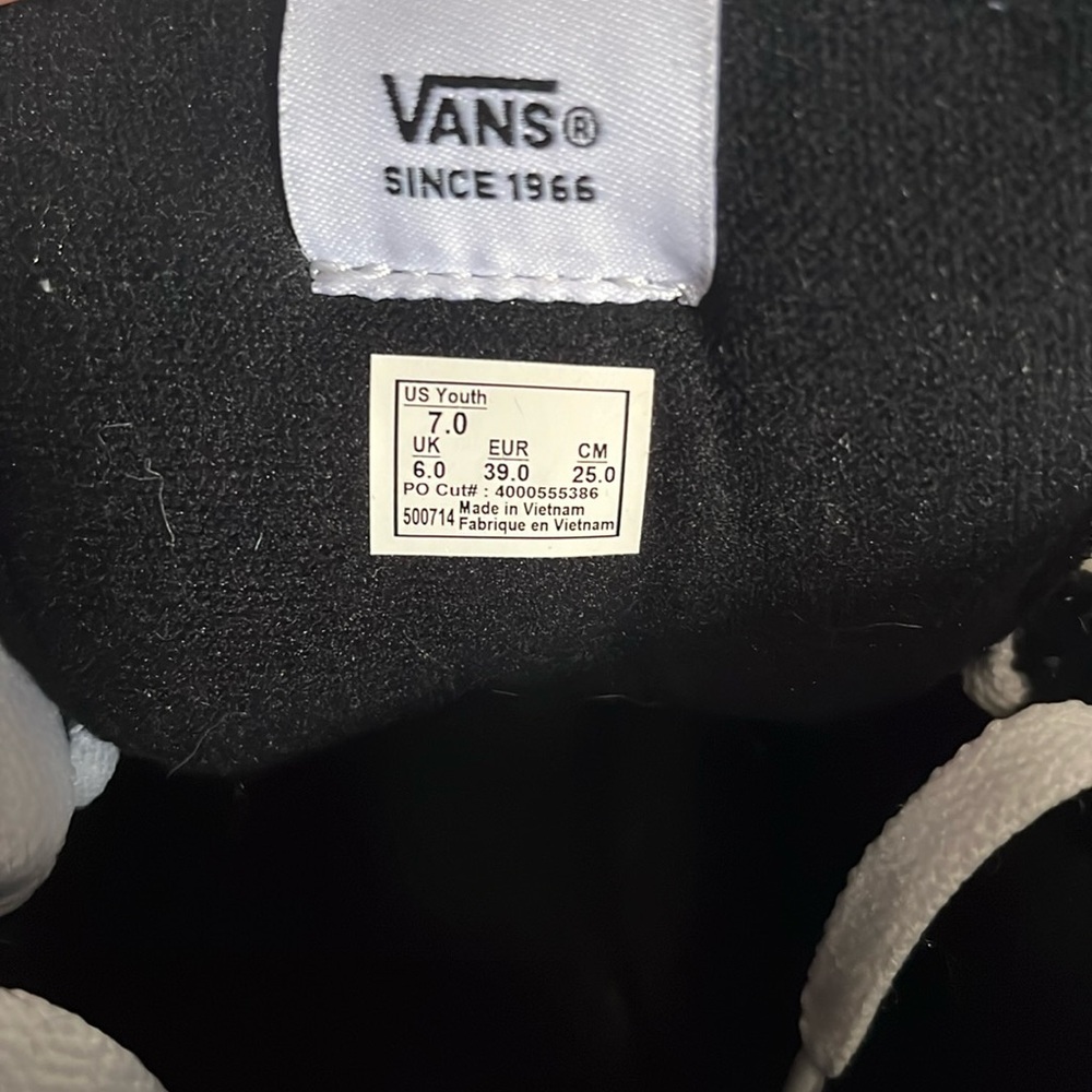 Vans - Picture 4 of 4